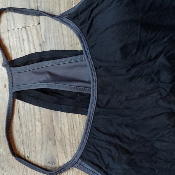 2 top bundle  6 for $10 tops - Picture 3 of 13